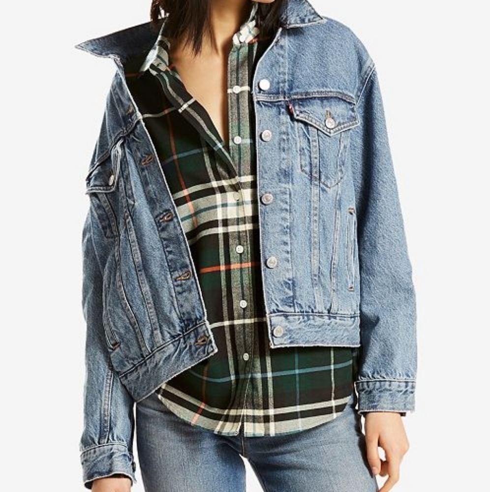 Levi Boyfriend Jean Jacket Size Medium W/ Tags